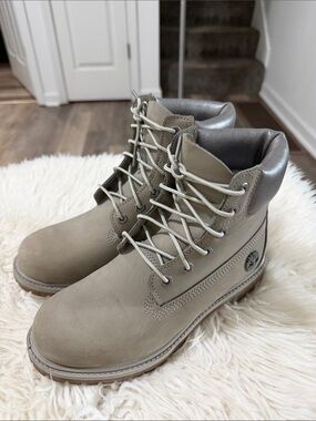Timberland Taupe Gray Lace-Up  Boots Size 8.5